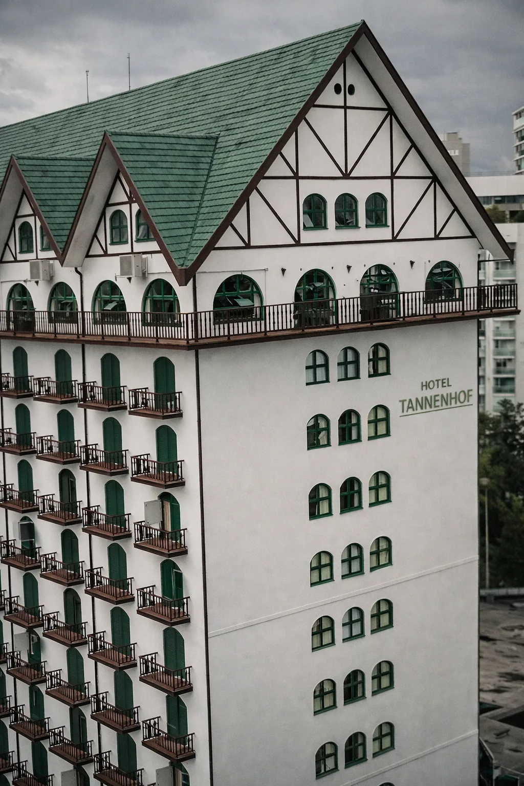 Fachada do Hotel Tannenhof, cenário do documentário institucional produzido pela Artman em Joinville